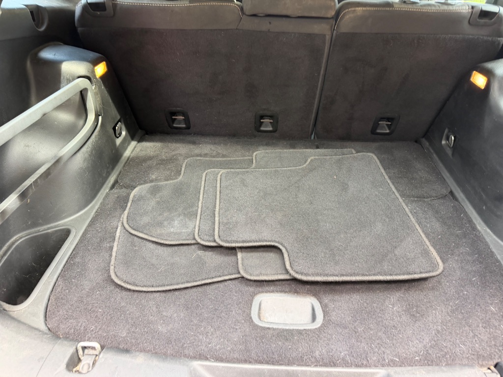 2015 Jeep Cherokee - $8,900
