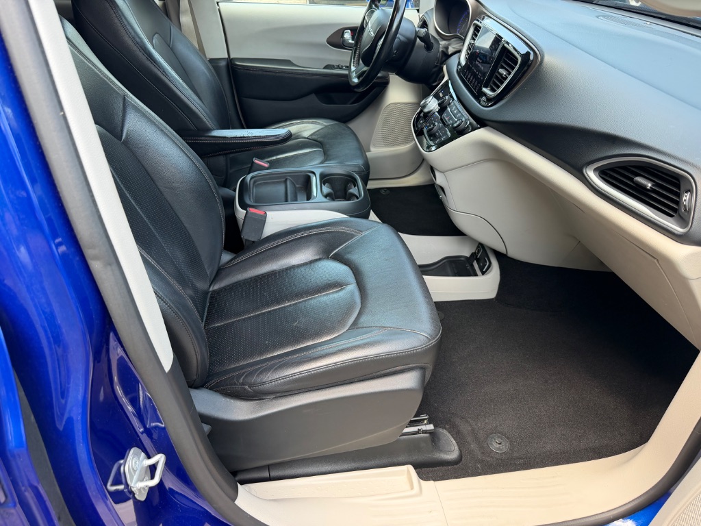 2019 Chrysler Pacifica - $10,900