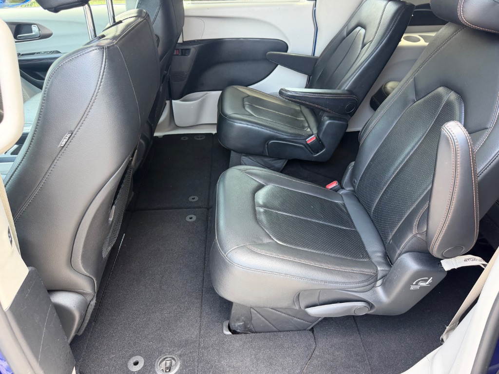 2019 Chrysler Pacifica - $10,900