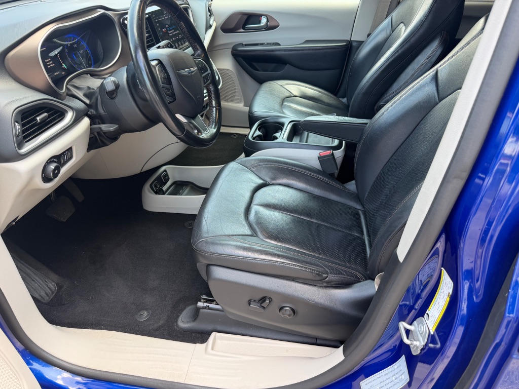 2019 Chrysler Pacifica - $10,900