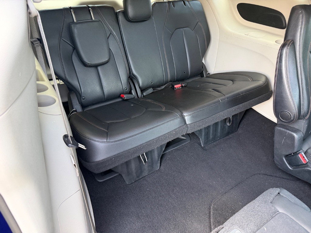 2019 Chrysler Pacifica - $10,900