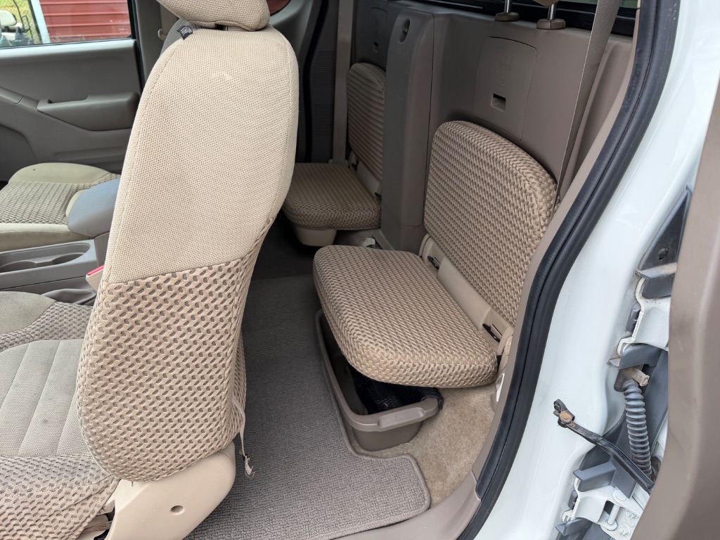 2015 Nissan Frontier - $7,900