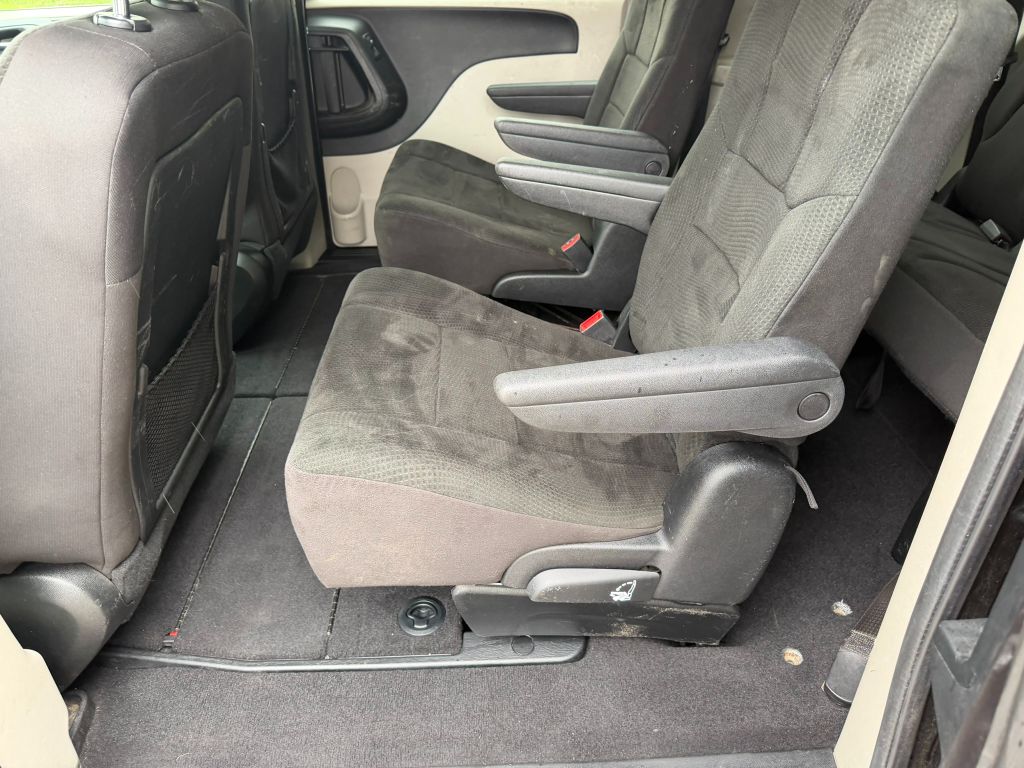 2017 Dodge Grand Caravan - $7,500