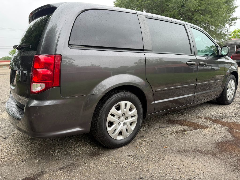 2017 Dodge Grand Caravan - $7,500