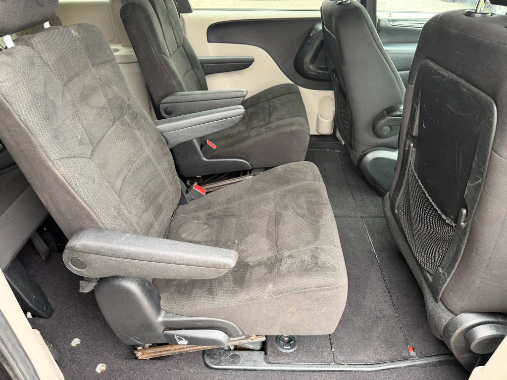 2017 Dodge Grand Caravan - $7,500