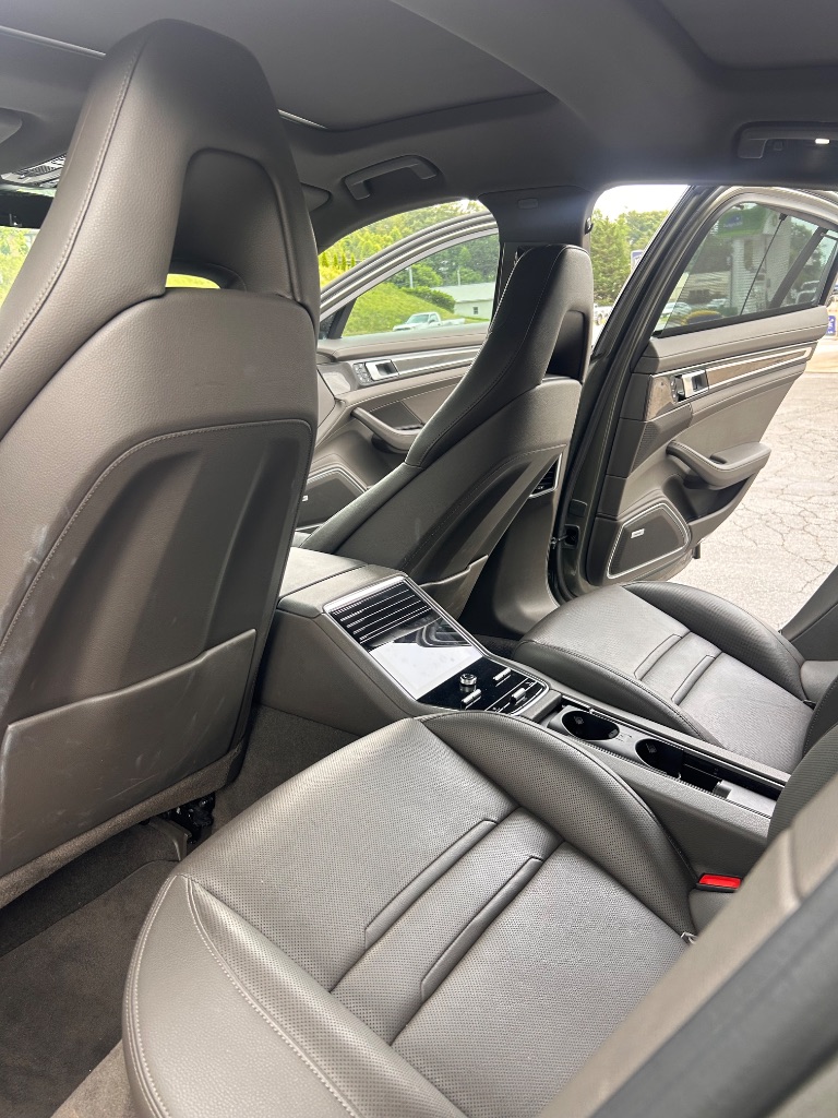 2022 Porsche Panamera