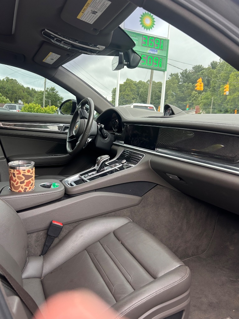 2022 Porsche Panamera