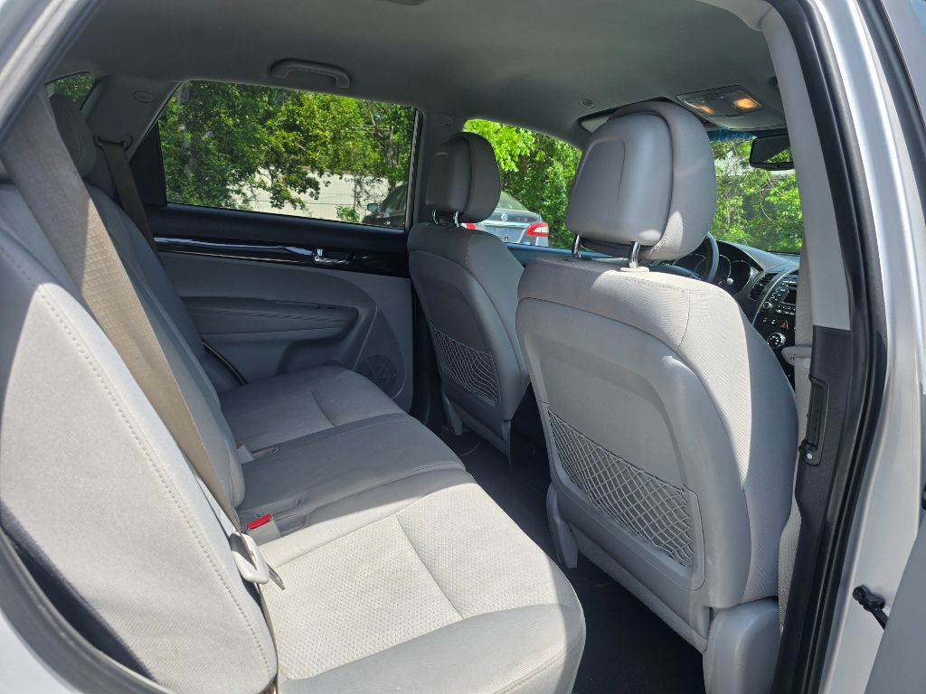 2011 Kia Sorento - $4,400