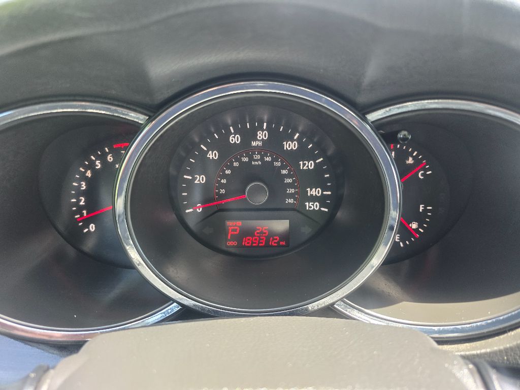2011 Kia Sorento - $4,400