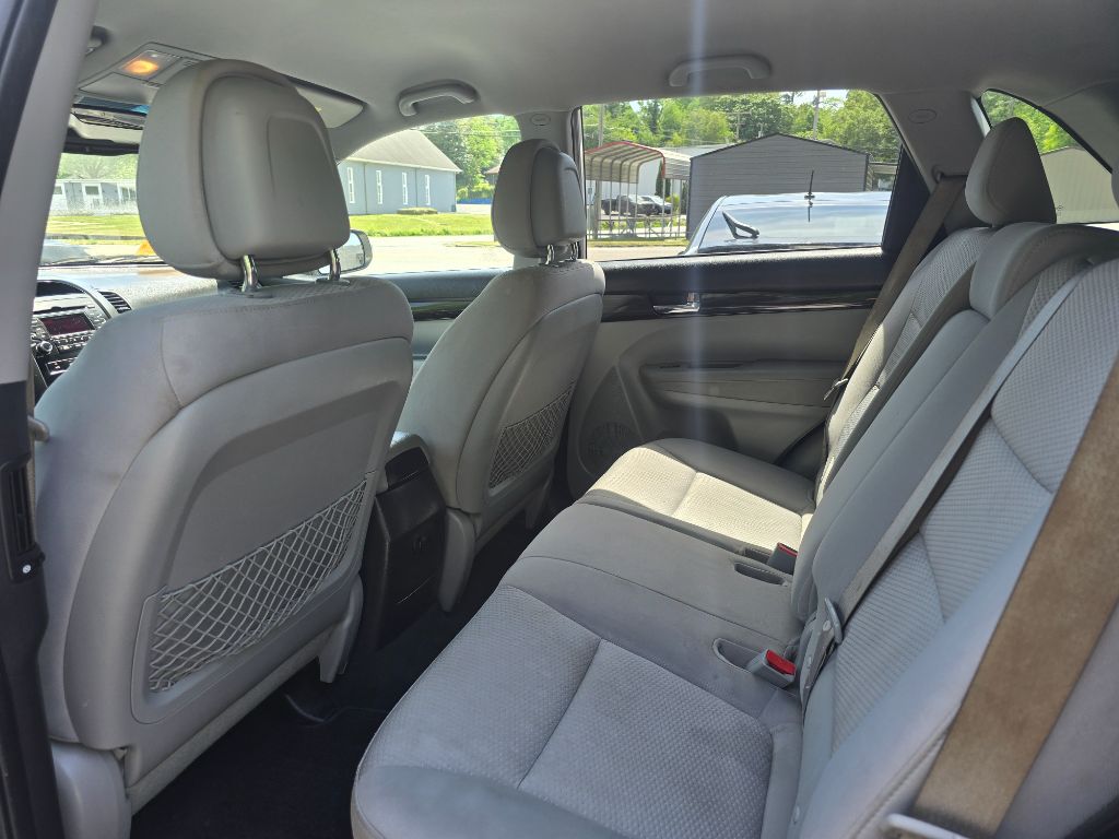2011 Kia Sorento - $4,400