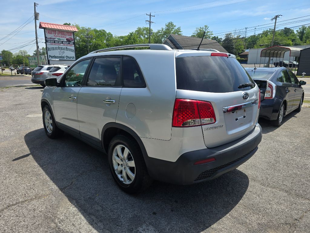 2011 Kia Sorento - $4,400