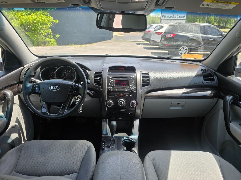 2011 Kia Sorento - $4,400