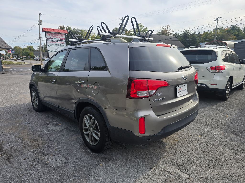 2015 Kia Sorento - $6,900