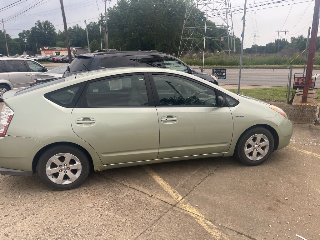 2008 Toyota Prius - $4,000