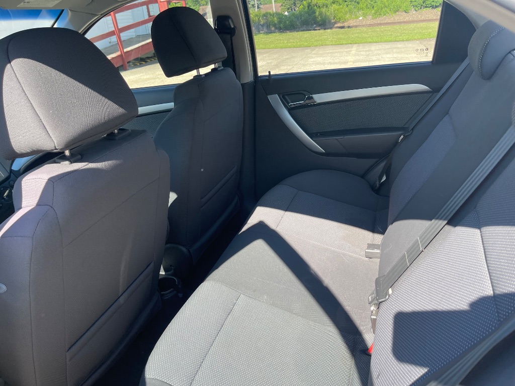 2010 Chevrolet Aveo - $2,501