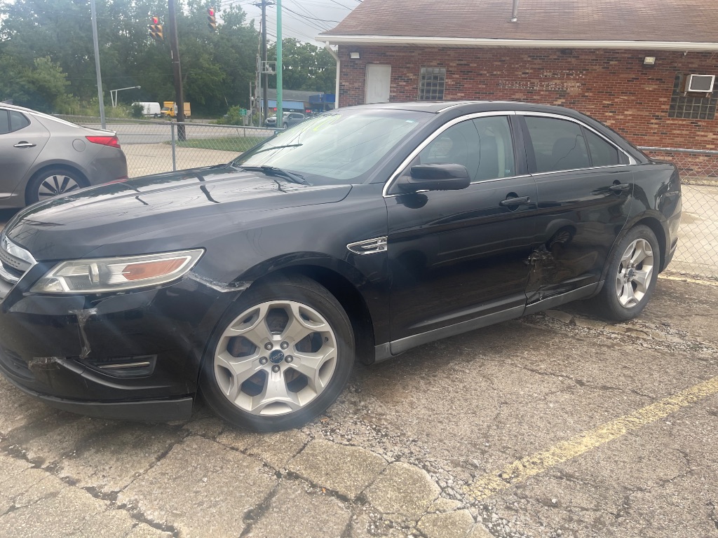 2011 Ford Taurus - $3,000