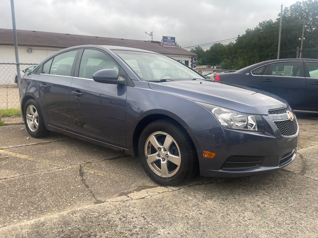 2014 Chevrolet Cruze - $4,400