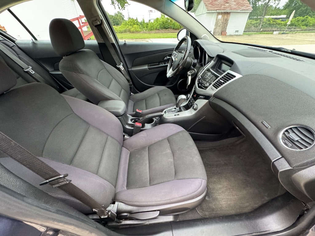 2014 Chevrolet Cruze - $4,400
