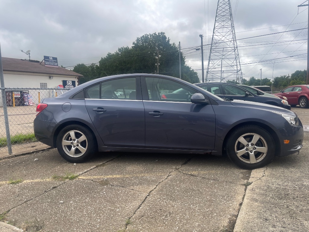 2014 Chevrolet Cruze - $4,400