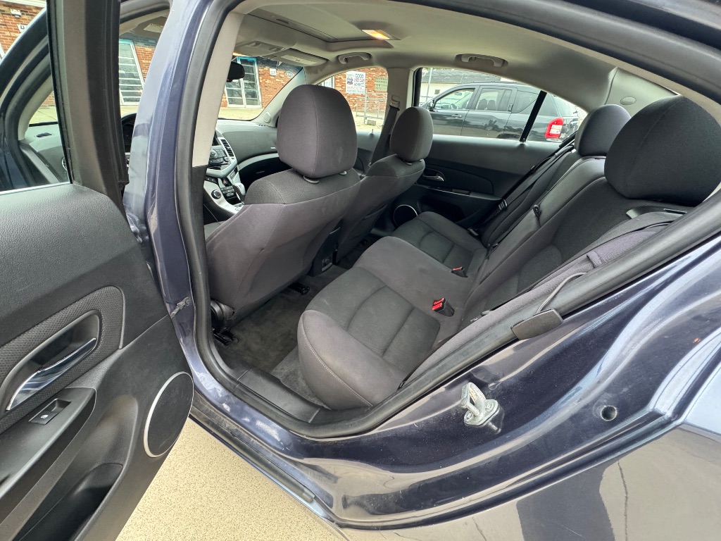 2014 Chevrolet Cruze - $4,400