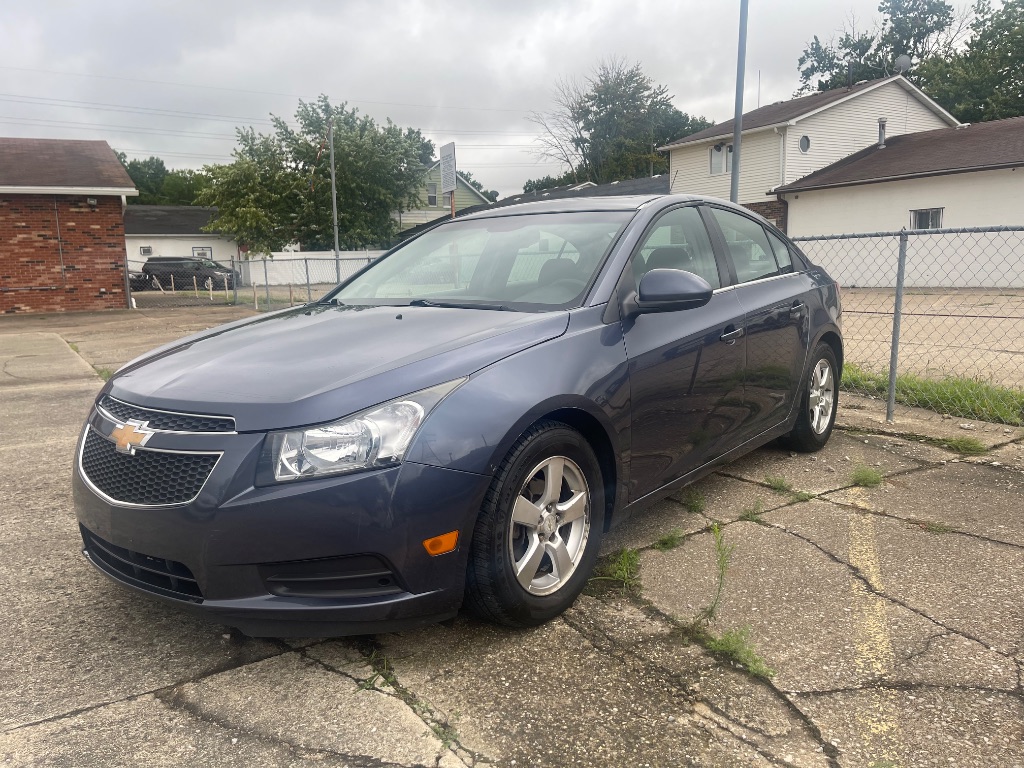 2014 Chevrolet Cruze - $4,400