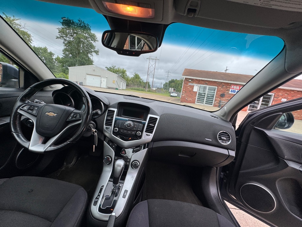 2014 Chevrolet Cruze - $4,400