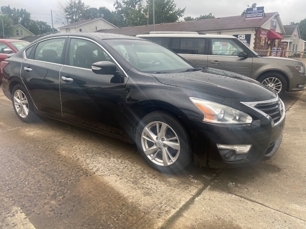 2013 Nissan Altima - $4,500
