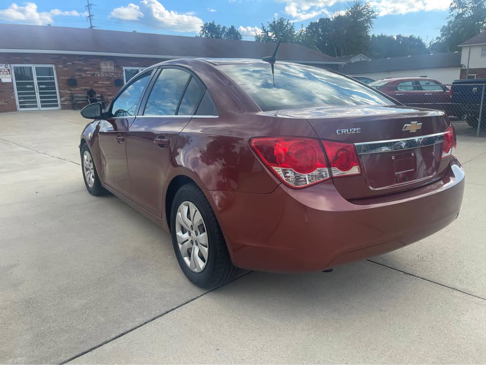 2012 Chevrolet Cruze - $3,000