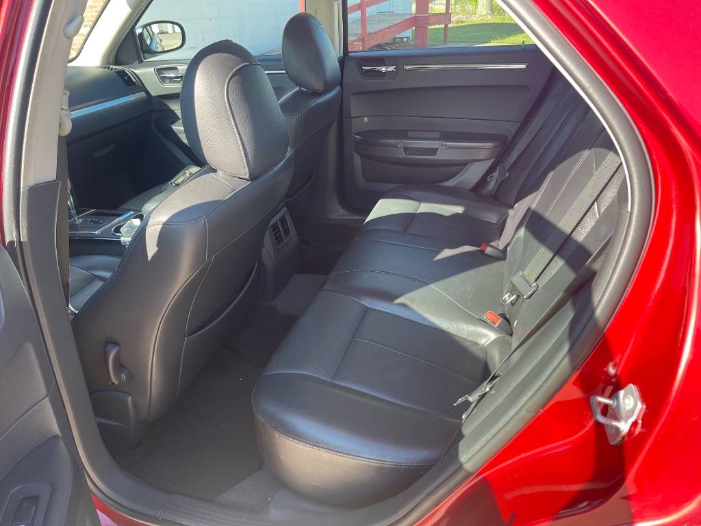 2010 Chrysler 300 - $3,999