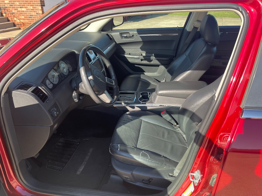 2010 Chrysler 300 - $3,999