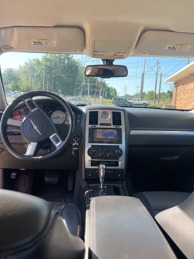 2010 Chrysler 300 - $3,999
