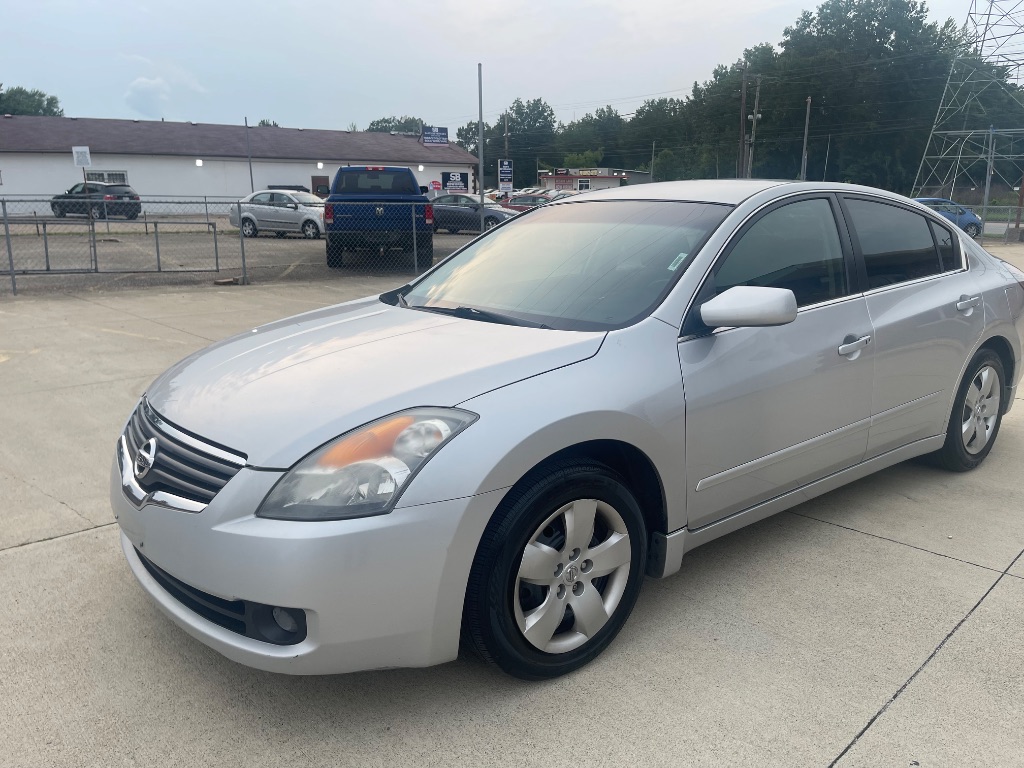 2008 Nissan Altima - $3,500