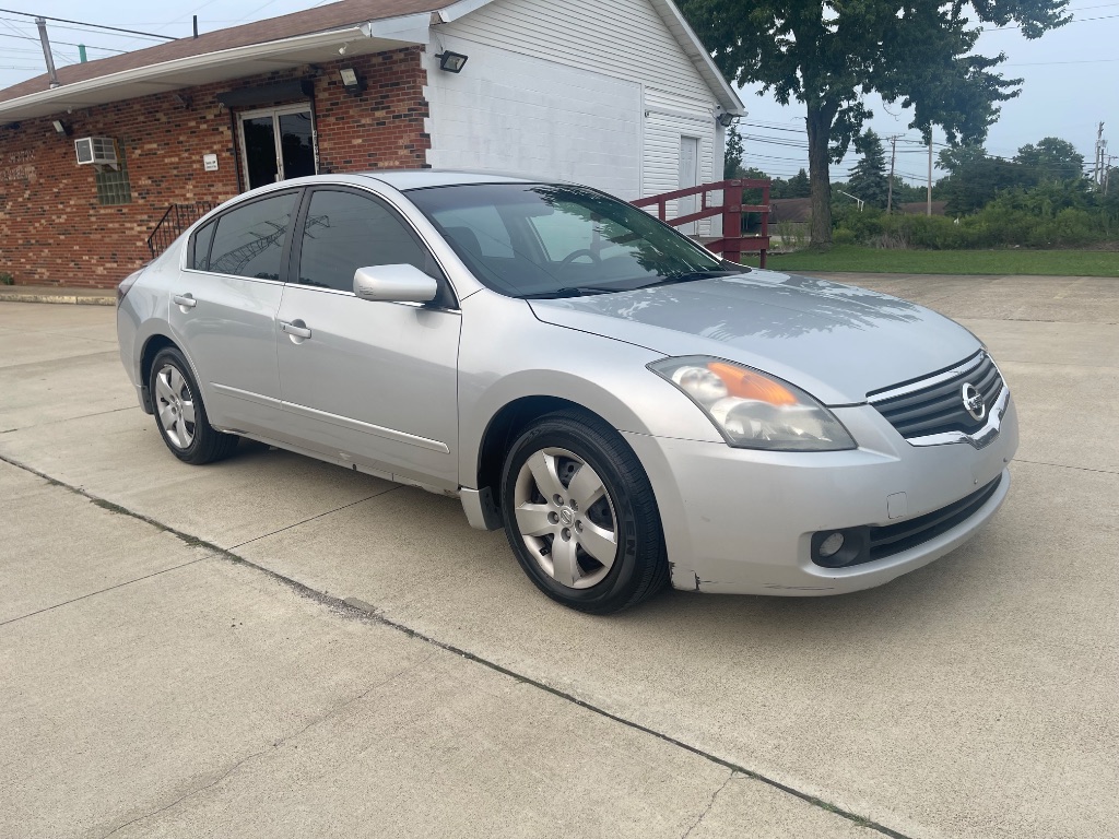 2008 Nissan Altima - $3,500