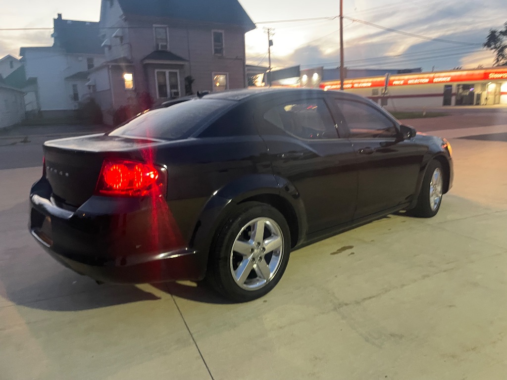 2013 Dodge Avenger - $4,499