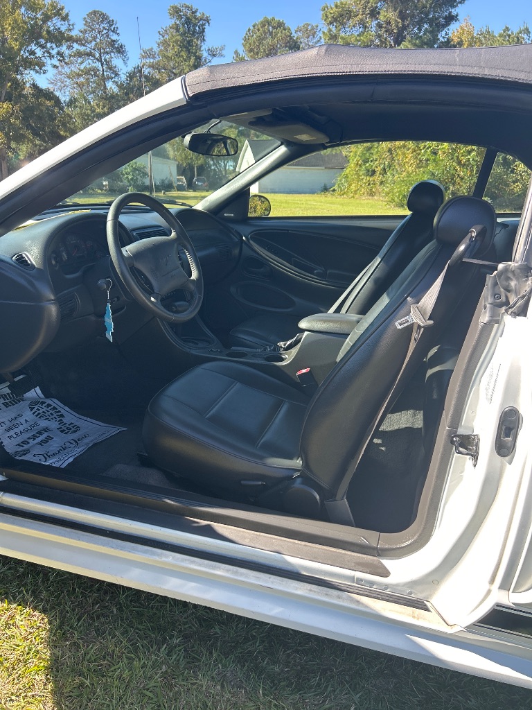 2004 Ford Mustang - $7,995