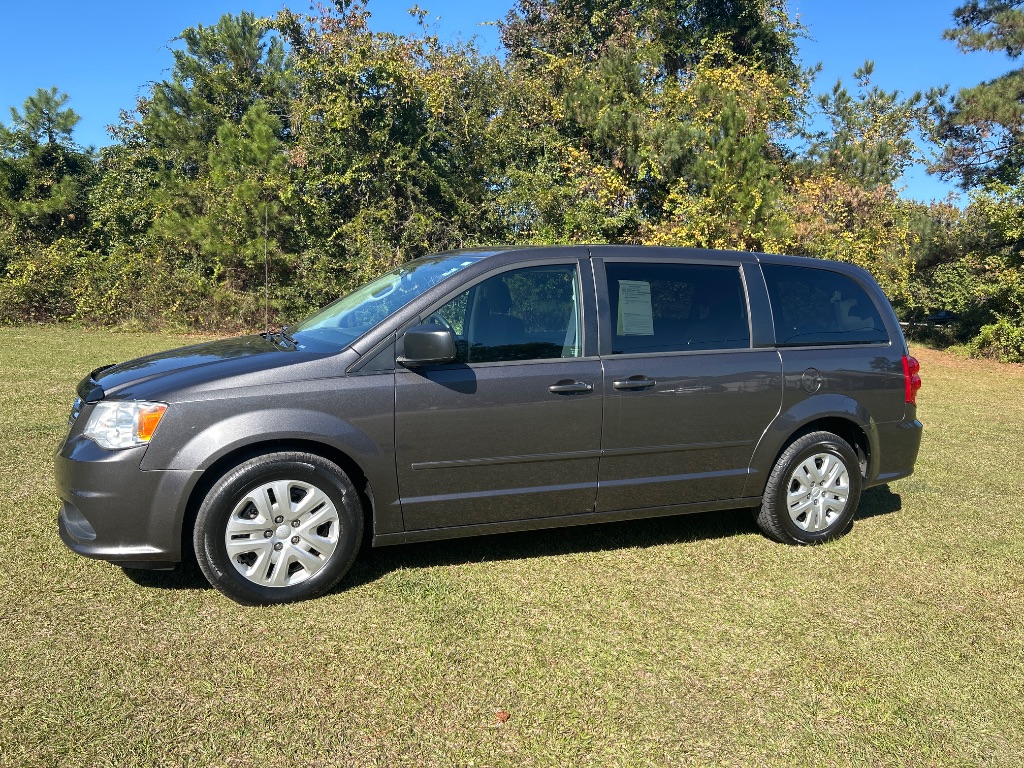 2016 Dodge Grand Caravan - $10,995