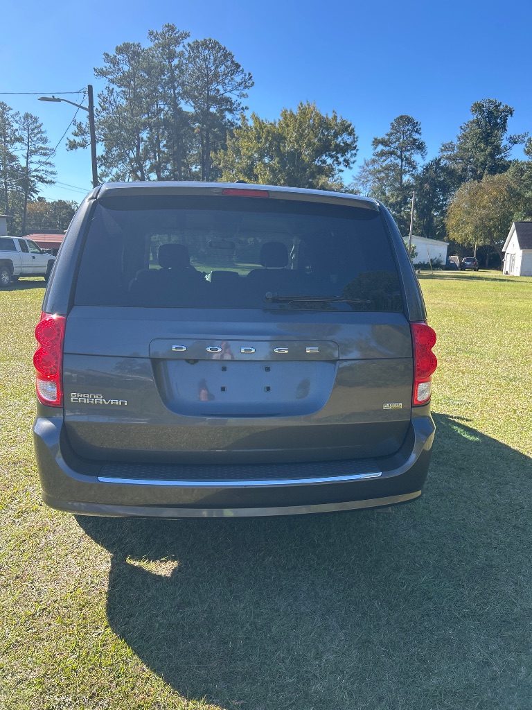 2016 Dodge Grand Caravan - $10,995