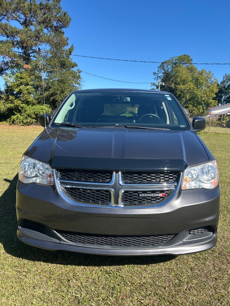 2016 Dodge Grand Caravan - $10,995