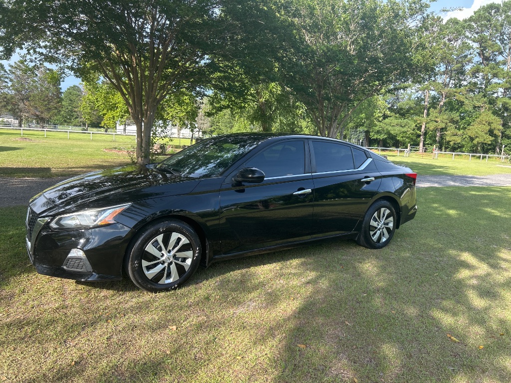 2020 Nissan Altima - $10,995