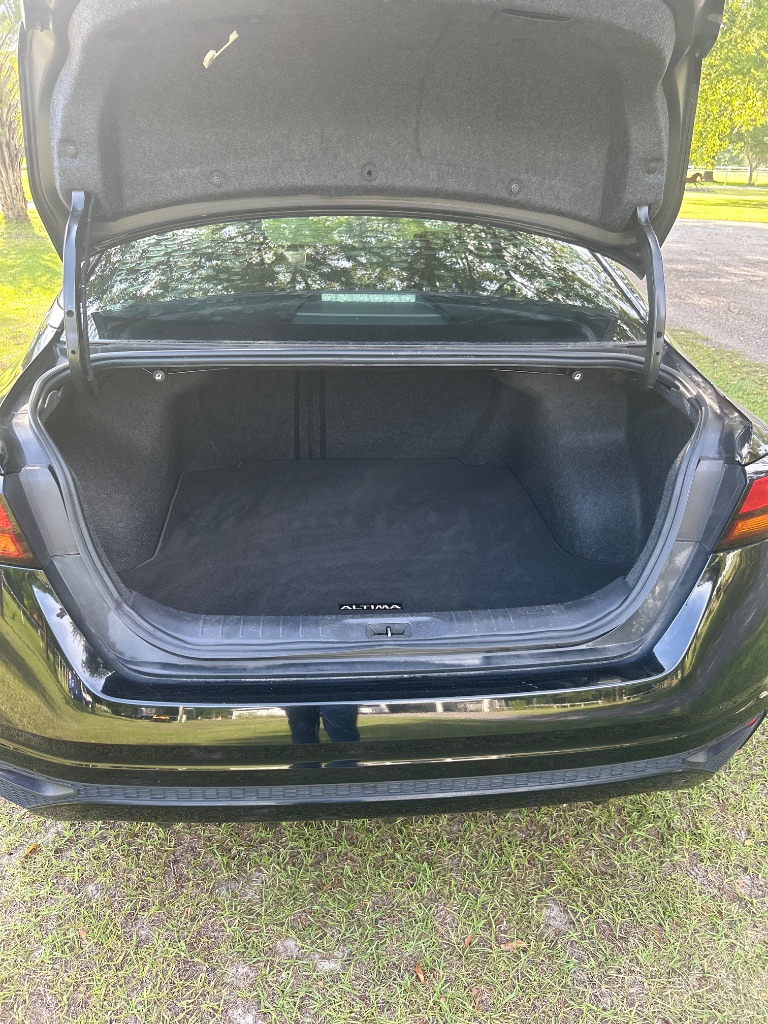 2020 Nissan Altima - $10,995