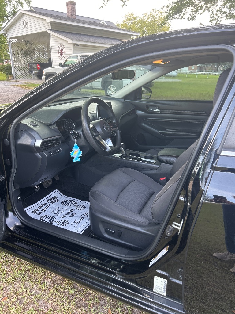 2020 Nissan Altima - $10,995