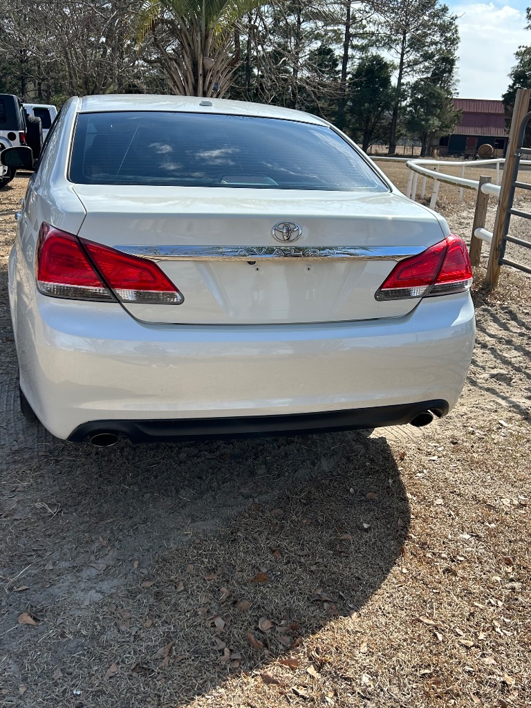 2011 Toyota Avalon - $5,995