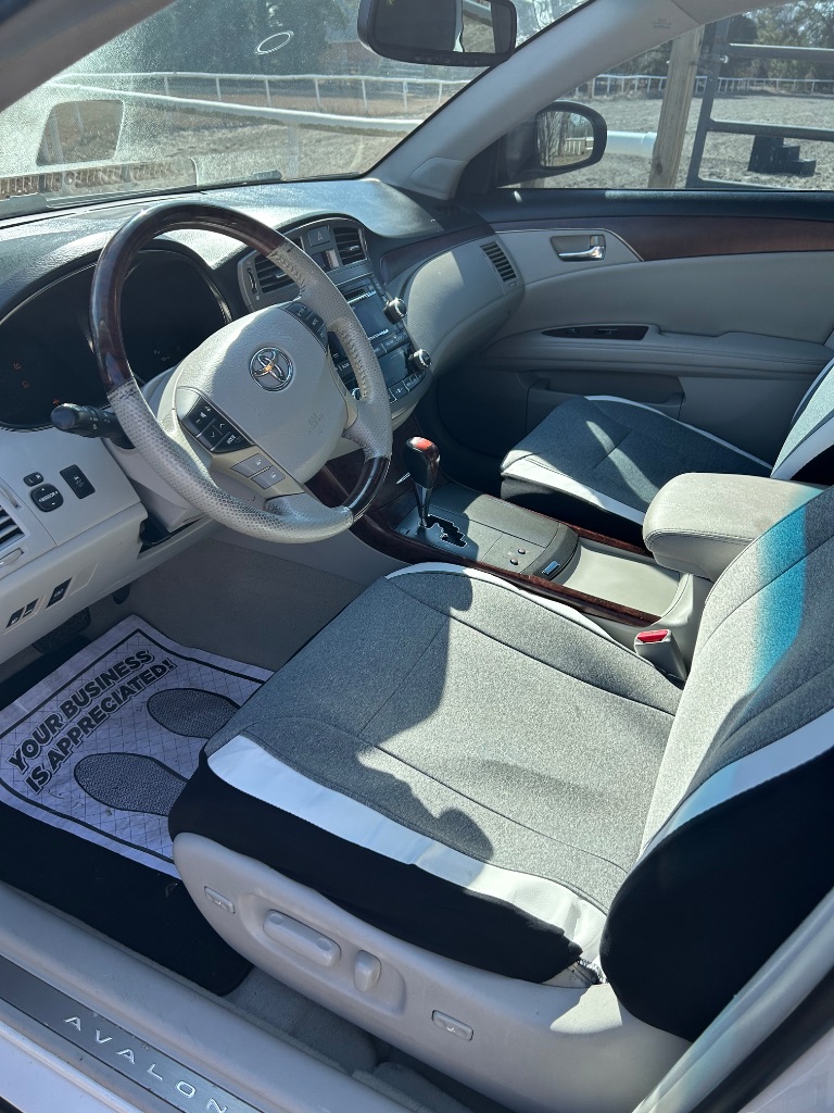 2011 Toyota Avalon - $5,995