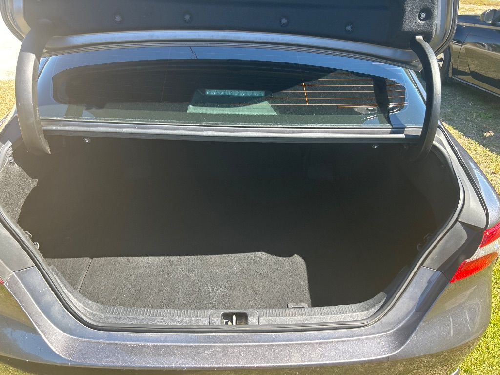 2019 Toyota Camry - $9,995