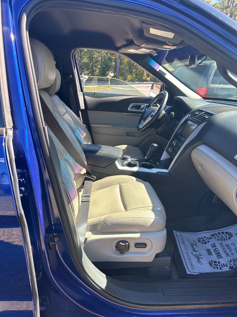 2013 Ford Explorer - $9,995
