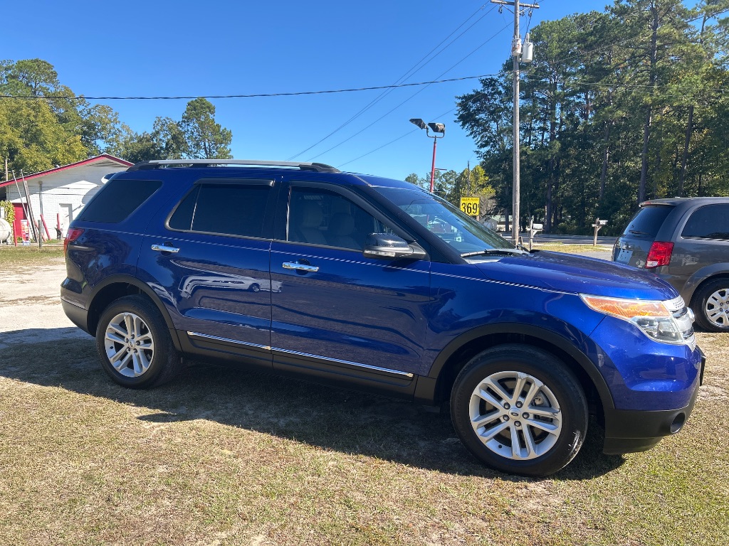 2013 Ford Explorer - $9,995