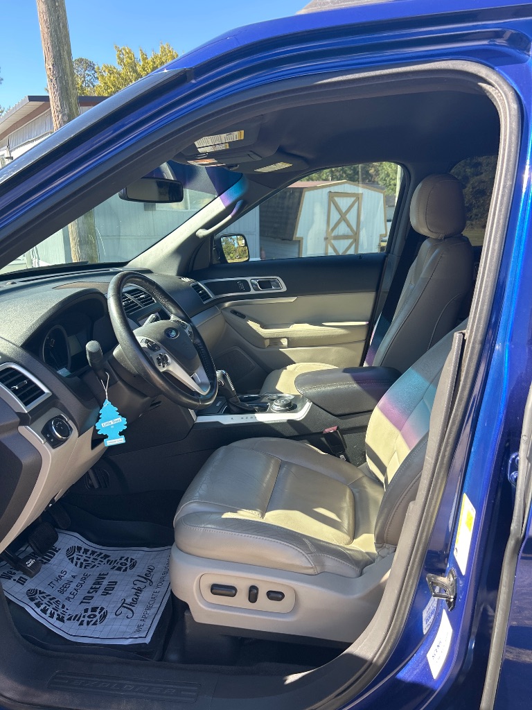 2013 Ford Explorer - $9,995