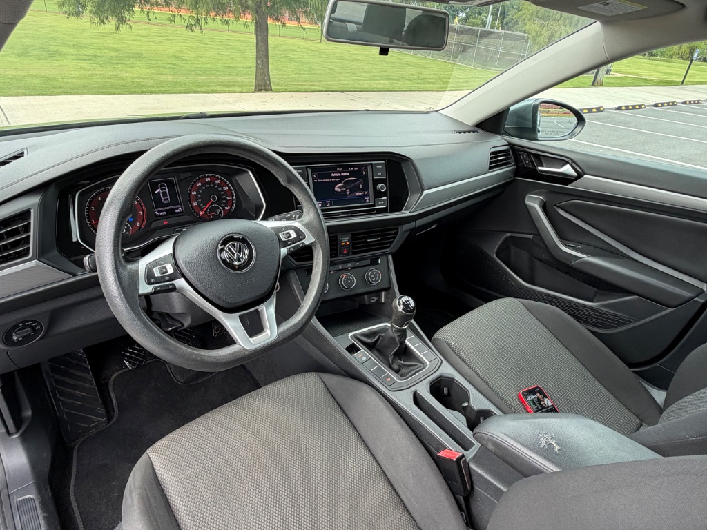 2019 Volkswagen Jetta - $9,000