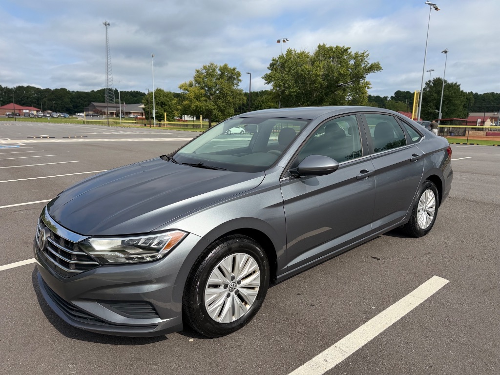 2019 Volkswagen Jetta - $9,000
