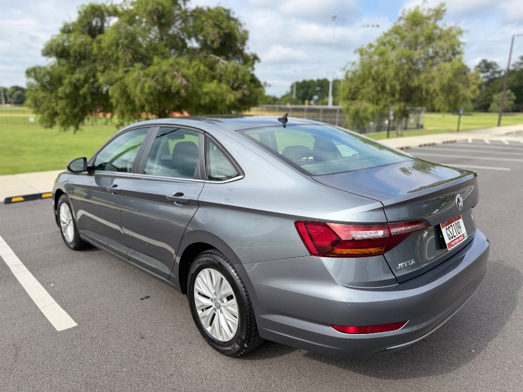 2019 Volkswagen Jetta - $9,000